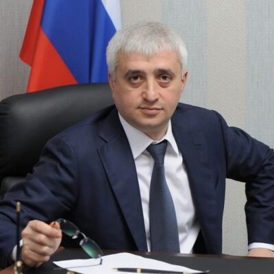 Депутат Зураб Макиев направляет важные вещи в зону СВО